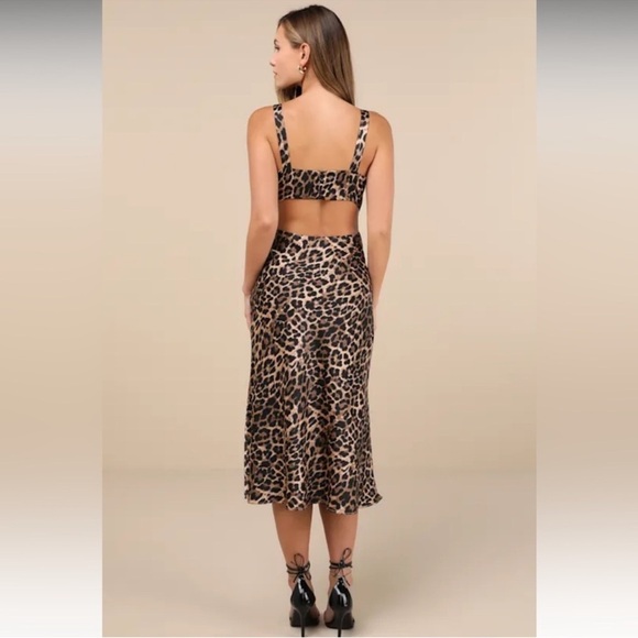 Leopard print v neck midi dress XS - Picture 2 of 7